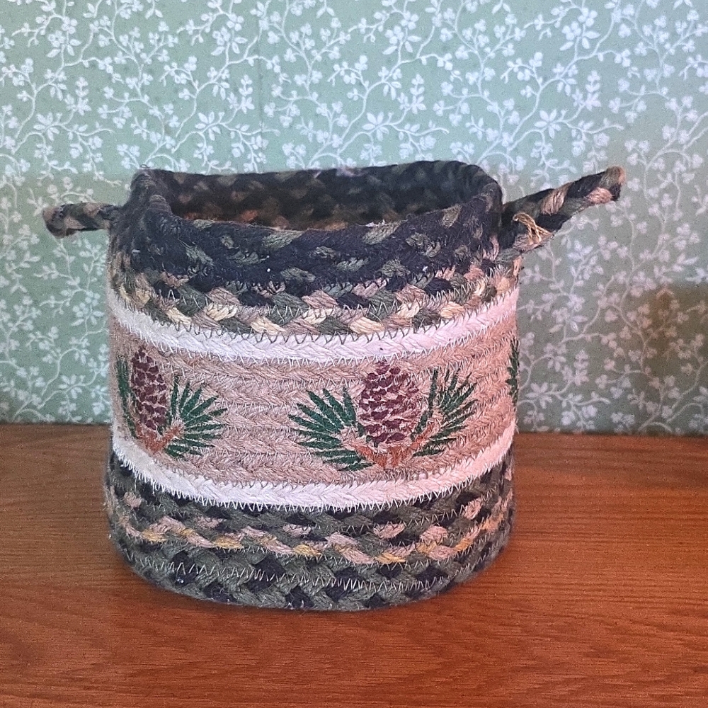 Woven Basket with Pinecone Design Nwt